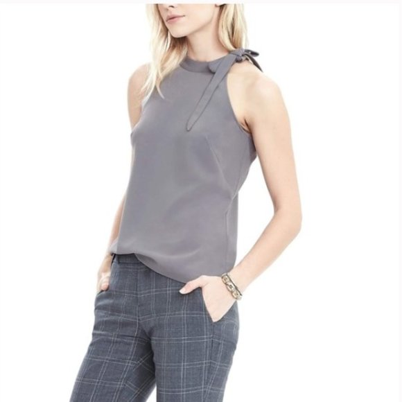 Banana Republic Tops - Banana Republic Sleeveless Tie Neck Bow Blouse Size 6